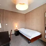 La 3*