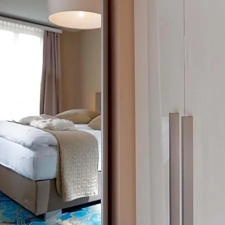 La Hotel 3*